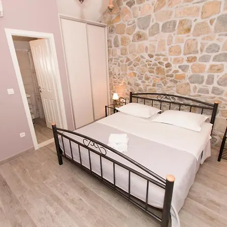 빌라 Sleeps 8 With Pool Air Con And Wifi 마카르스카